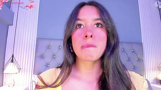 Snapshot of HannaPaola chatting on September 27, 2025, 11:10 pm HannaPaola online show from September 27, 2025, 11:10 pm