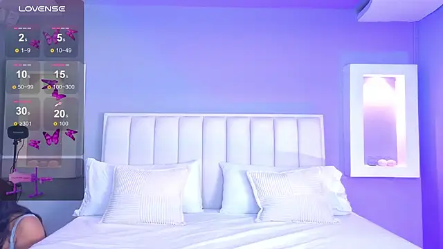 Snapshot of HannaPaola chatting on October 6, 2025, 10:40 pm HannaPaola online show from October 6, 2025, 10:40 pm