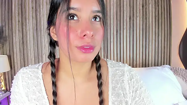 HannaPaola online show from March 27, 2026, 10:31 pm