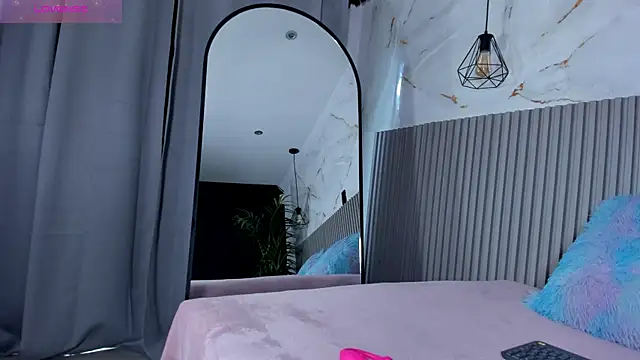 valentina lux online show from June 29, 2026, 7:36 pm
