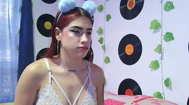 Darlyhooper1- online show from February 6, 2025, 6:02 pm