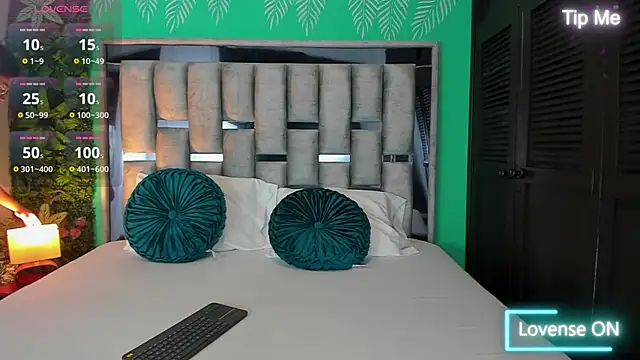 Darlyhooper1- online show from October 8, 2025, 11:41 am