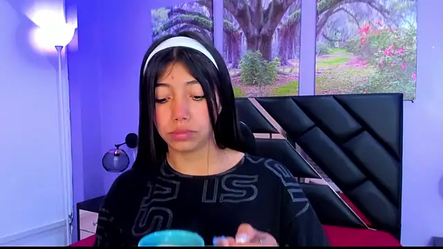 KimberlyVillaLobos online show from September 17, 2025, 11:34 am