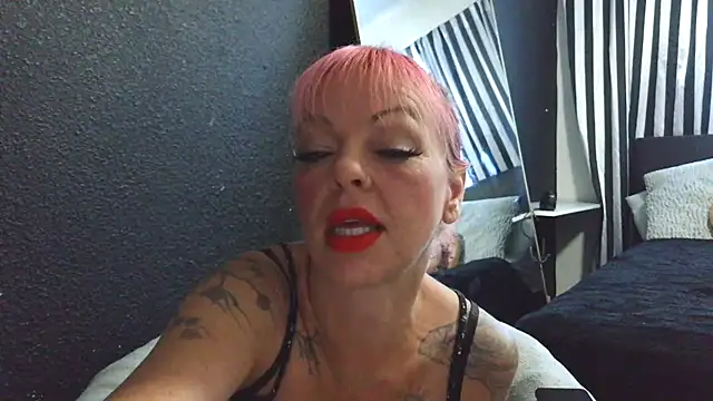 Snapshot of rileyraerhoads chatting on September 30, 2025, 5:07 pm rileyraerhoads online show from September 30, 2025, 5:07 pm