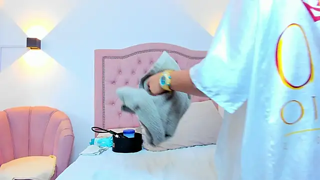 Snapshot of JulieeHabubu chatting on September 24, 2025, 4:49 am JulieeHabubu online show from September 24, 2025, 4:49 am