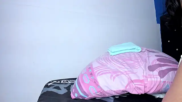 Snapshot of skinnycollins1 chatting on October 4, 2025, 2:42 am skinnycollins1 online show from October 4, 2025, 2:42 am