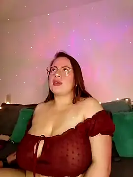 Snapshot of soofy__ chatting on October 20, 2025, 4:35 am soofy   online show from October 20, 2025, 4:35 am