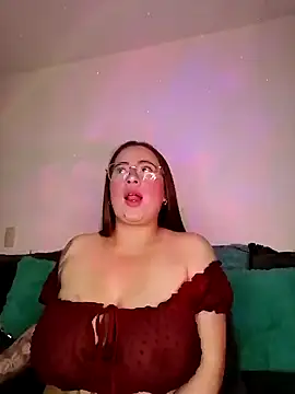 soofy   online show from December 17, 2025, 5:02 am