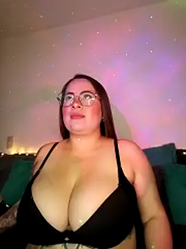 soofy   online show from June 12, 2026, 5:17 am