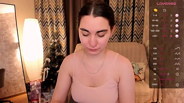 Snapshot of hannacheekss_ chatting on December 21, 2024, 5:03 am hannacheekss online show from December 21, 2024, 5:03 am