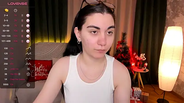 Snapshot of hannacheekss_ chatting on December 28, 2024, 2:01 am hannacheekss online show from December 28, 2024, 2:01 am