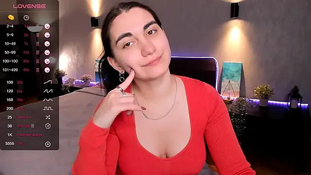 Snapshot of hannacheekss_ chatting on February 12, 2025, 7:55 am hannacheekss online show from February 12, 2025, 7:55 am