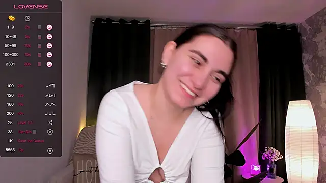 Snapshot of hannacheekss_ chatting on February 17, 2025, 3:09 pm hannacheekss online show from February 17, 2025, 3:09 pm