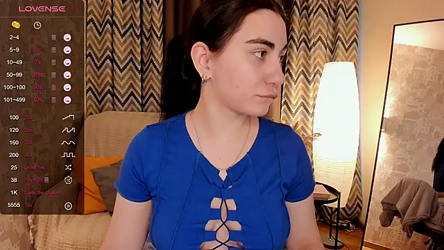 Snapshot of hannacheekss_ chatting on February 21, 2025, 8:40 am hannacheekss online show from February 21, 2025, 8:40 am