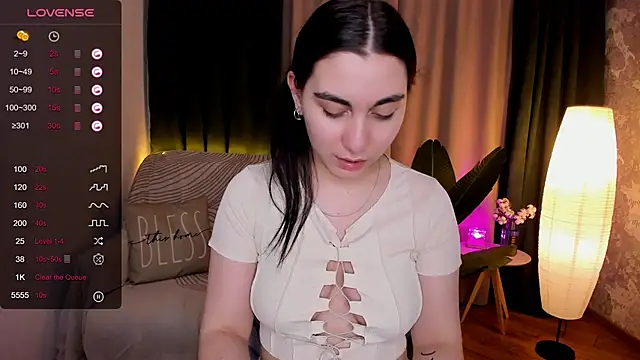 Snapshot of hannacheekss_ chatting on March 10, 2025, 11:21 am hannacheekss online show from March 10, 2025, 11:21 am