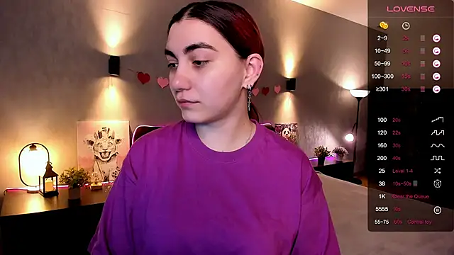 hannacheekss  online show from September 26, 2025, 2:04 am