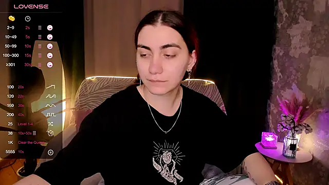 hannacheekss  online show from October 1, 2025, 2:06 am