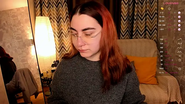 hannacheekss  online show from November 6, 2025, 2:01 am