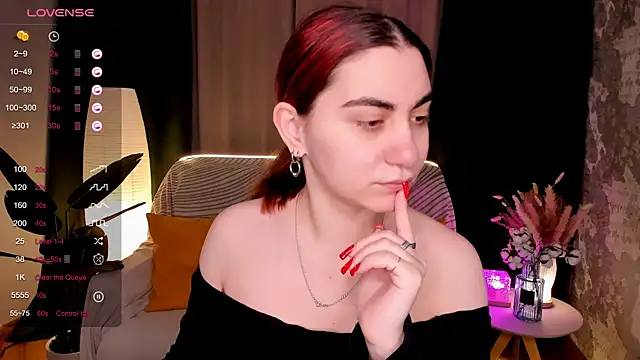 hannacheekss  online show from February 10, 2026, 2:04 am