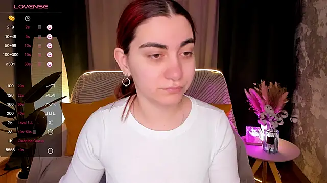 hannacheekss  online show from February 19, 2026, 2:07 am