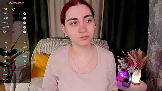 hannacheekss  online show from April 24, 2026, 2:14 am