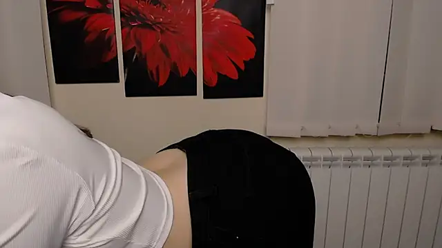 AliceSexyyy  online show from December 9, 2024, 4:05 pm