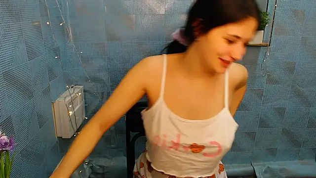 AliceSexyyy  online show from December 21, 2024, 2:09 am