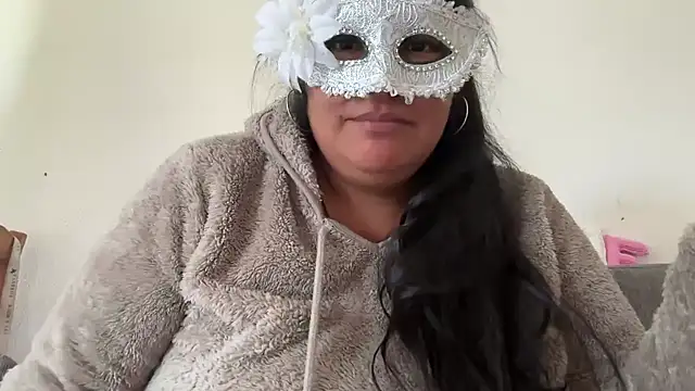 Snapshot of MashaCL chatting on October 1, 2025, 12:22 pm MashaCL online show from October 1, 2025, 12:22 pm