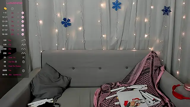 Emily Strikeee online show from December 11, 2024, 12:55 pm