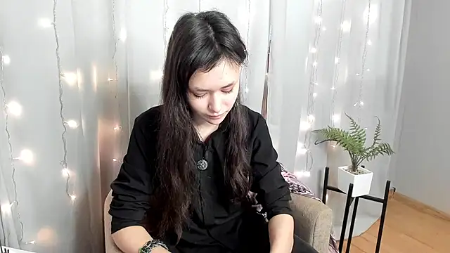 Emily Strikeee online show from February 9, 2025, 9:16 am