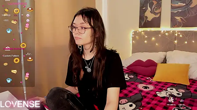 Emily Strikeee online show from February 25, 2026, 4:11 am