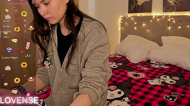 Emily Strikeee online show from February 27, 2026, 4:34 am