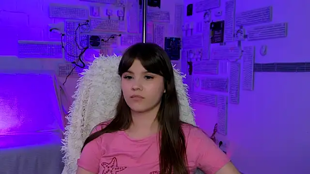 Snapshot of EvaThopson chatting on April 25, 2026, 1:41 pm EvaThopson online show from April 25, 2026, 1:41 pm