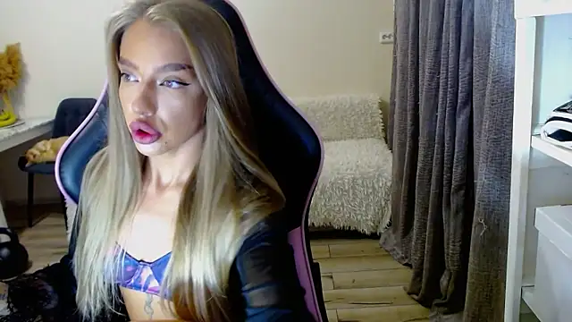 lonely dreamm online show from December 20, 2024, 1:11 pm