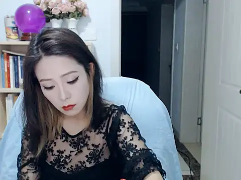 SuSushi728 online show from June 25, 2026, 4:11 pm
