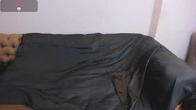 Snapshot of JennieRosse chatting on October 7, 2025, 12:13 pm JennieRosse online show from October 7, 2025, 12:13 pm