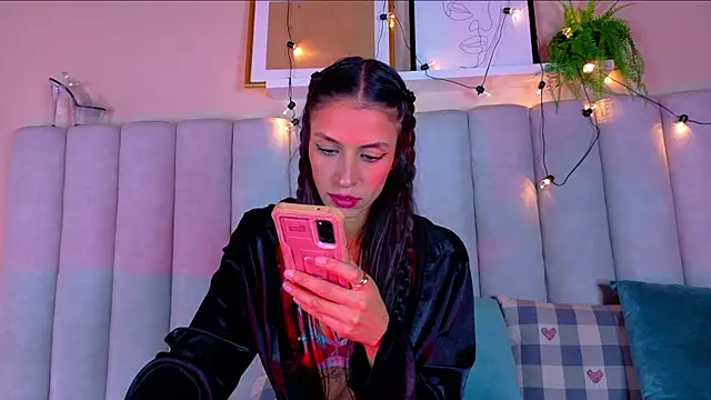 Snapshot of ChanelAdamss_ chatting on October 22, 2025, 3:18 am ChanelAdamss  online show from October 22, 2025, 3:18 am