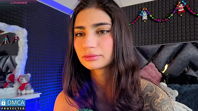 SolBeaumont1 online show from December 3, 2025, 7:01 pm