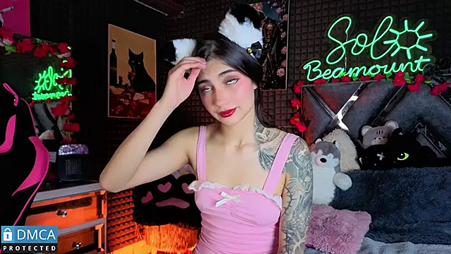 Snapshot of SolBeaumont1 chatting on April 10, 2026, 8:35 pm SolBeaumont1 online show from April 10, 2026, 8:35 pm