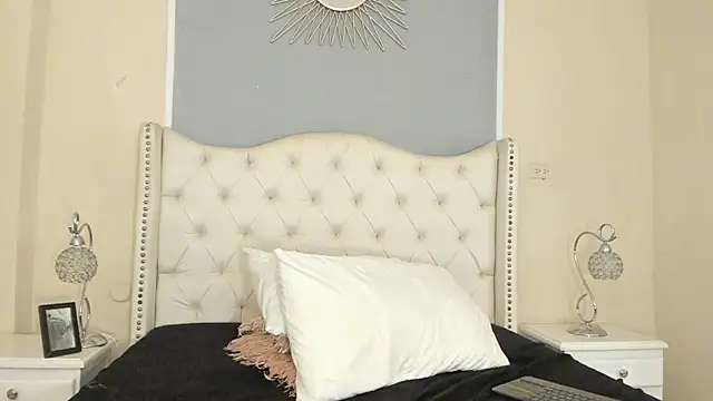 Ambar Collingg online show from March 3, 2025, 4:14 pm