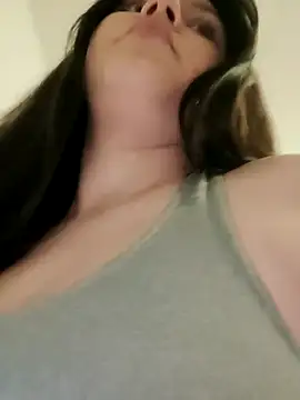 Snapshot of leeya_lee chatting on February 18, 2025, 12:48 am leeya lee online show from February 18, 2025, 12:48 am