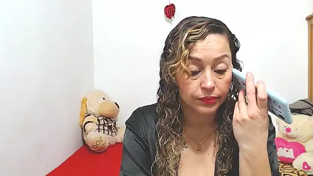 ariellth online show from November 7, 2025, 4:29 pm