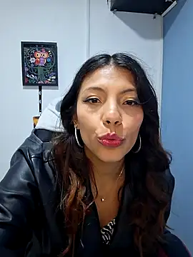Selenakyle92  online show from December 3, 2024, 10:51 pm
