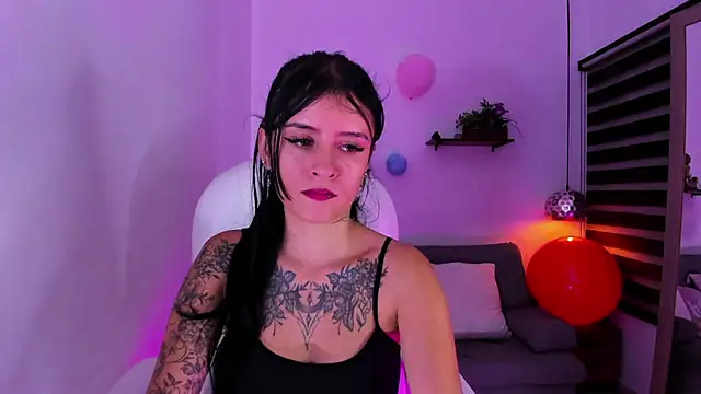 yenny garcia online show from November 12, 2025, 6:19 pm