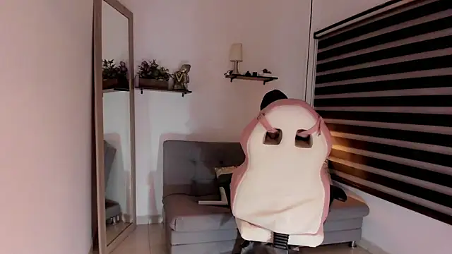 Snapshot of yenny_garcia chatting on March 27, 2026, 3:01 pm yenny garcia online show from March 27, 2026, 3:01 pm