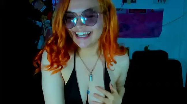 Snapshot of Lily_stone04 chatting on December 15, 2024, 7:02 am Lily stone04 online show from December 15, 2024, 7:02 am