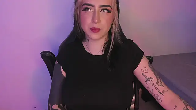 AnnikaMerliahh  online show from November 13, 2025, 3:38 am