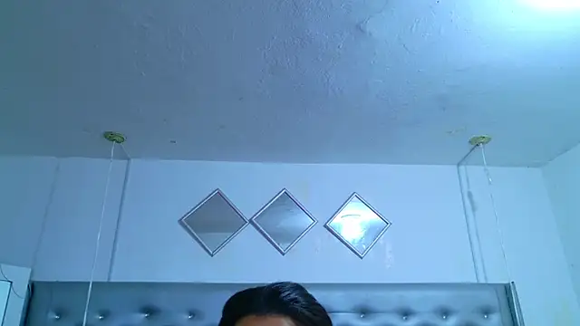 EileenBenzon online show from April 28, 2026, 3:44 am