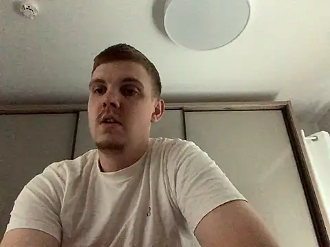 neilho1 online show from September 15, 2025, 7:08 am