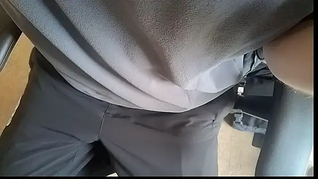 Snapshot of an4y8ot chatting on October 6, 2025, 10:02 am an4y8ot online show from October 6, 2025, 10:02 am